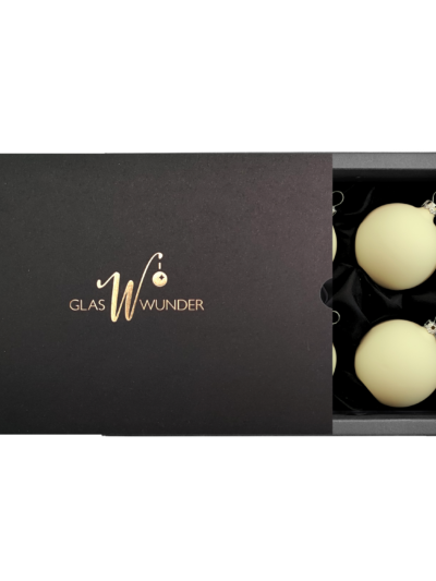 6er Set Weihnachtsbaumkugeln aus Glas von GlasWunder in softgrün matter Farbe mit 6 cm Durchmesser schwarzer Verpackung mit goldenem GlasWunder Logo