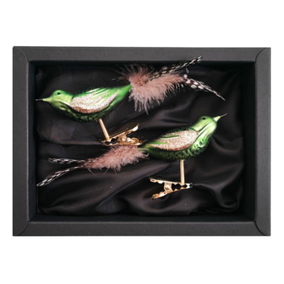 2er Set Vögelchen aus Glas mit 8cm Durchmesser in Moosgrün matt in einem schwarzen Naturkarton