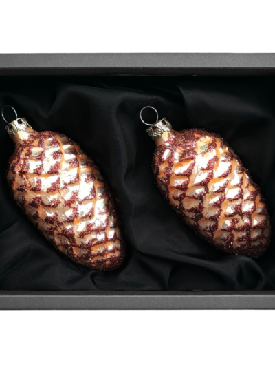 2er Set Zapfen aus Glas mit 6cm Durchmesser in Caramel Opal und Glitter in schwarzen Naturkarton