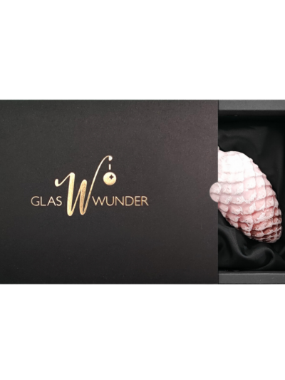 2er Set Zapfen aus Glas mit 6cm Durchmesser in einem zarten rosa matt in einer schwarzen Verpackung mit goldenem GlasWunder Logo