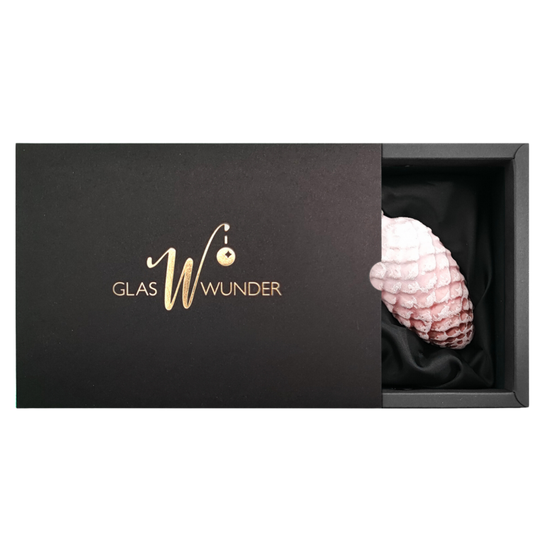 2er Set Zapfen aus Glas mit 6cm Durchmesser in einem zarten rosa matt in einer schwarzen Verpackung mit goldenem GlasWunder Logo
