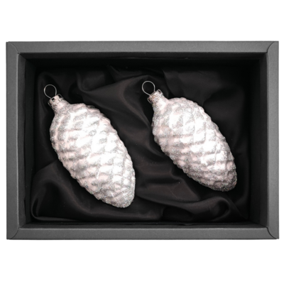 2er Set Zapfen aus Glas mit 6cm Durchmesser in einem weißen Icing Design mit schwarzen Naturkarton