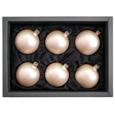 6er Set Christbaumkugeln aus Glas in einem matten Champagner mit 6cm Durchmesser in einem schwarzen Naturkarton