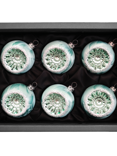 6er Set Christbaumkugeln aus Glas in einem mint grün Ice Vintage Design mit 6cm Durchmesser in einem schwarzen Naturkarton