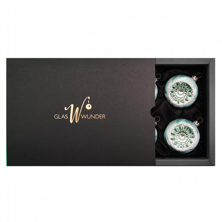 6er Set Christbaumkugeln aus Glas in einem mint grün Ice Vintage Design mit 6cm Durchmesser in einer schwarzen Verpackung mit goldenem GlasWunder Logo
