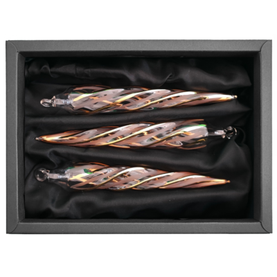 3er Set gedrehte Zapfen aus Glas in einem transparenten Look und 24 Karat Gold Linien mit 11cm Durchmesser n einem schwarzen Naturkarton