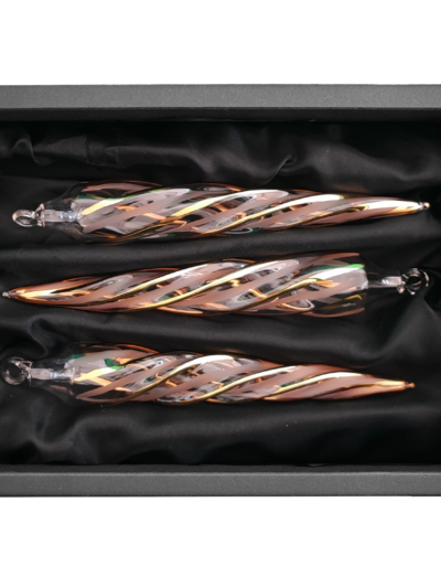 3er Set gedrehte Zapfen aus Glas in einem transparenten Look und 24 Karat Gold Linien mit 11cm Durchmesser n einem schwarzen Naturkarton