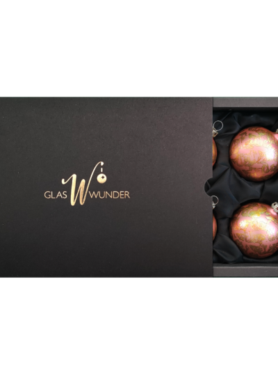 6er Set Christbaumkugeln aus Glas in einem matten Rosatraum und einem Softeffekt mit 6cm Durchmesser in einer schwarzen Verpackung mit goldenem GlasWunder Logo