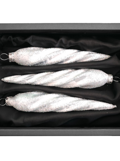 3er Set gedrehte Zapfen aus Glas in weiß Eis geglittert mit 11cm Durchmesser in einem schwarzen Naturkarton