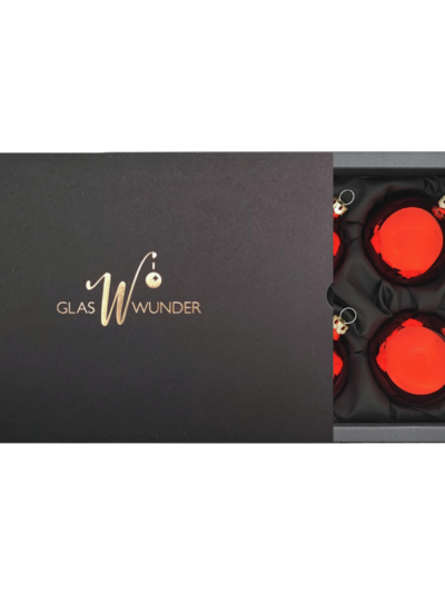 6er Set Christbaumkugeln aus Glas mit 6cm Durchmesser in einem Hochglanz rot einfarbig in einer schwarzen Verpackung mit goldenem GlasWunder Logo