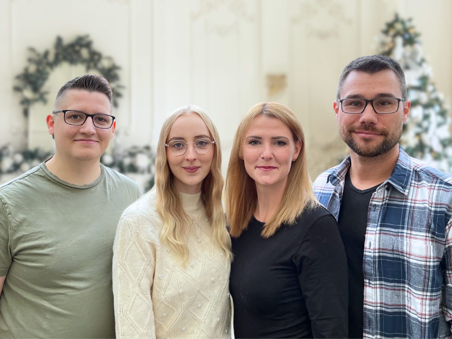 Ein Gruppenbild von unserem Team. Darius, Joana, Taleka und Dennis